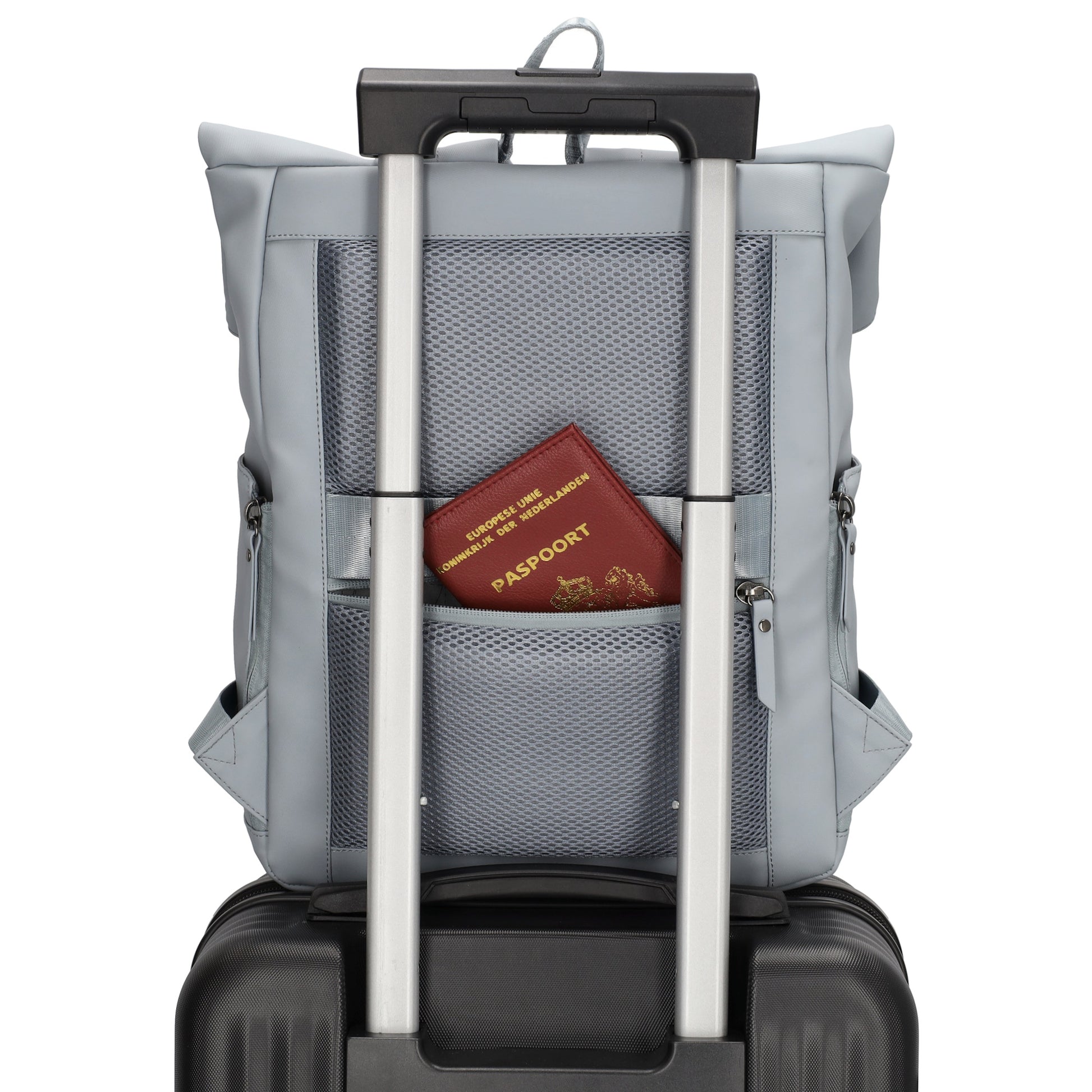 Cityrucksack 36x28cm in Hellblau mit Umschlag und Reißverschluss - leder-accessoires.com