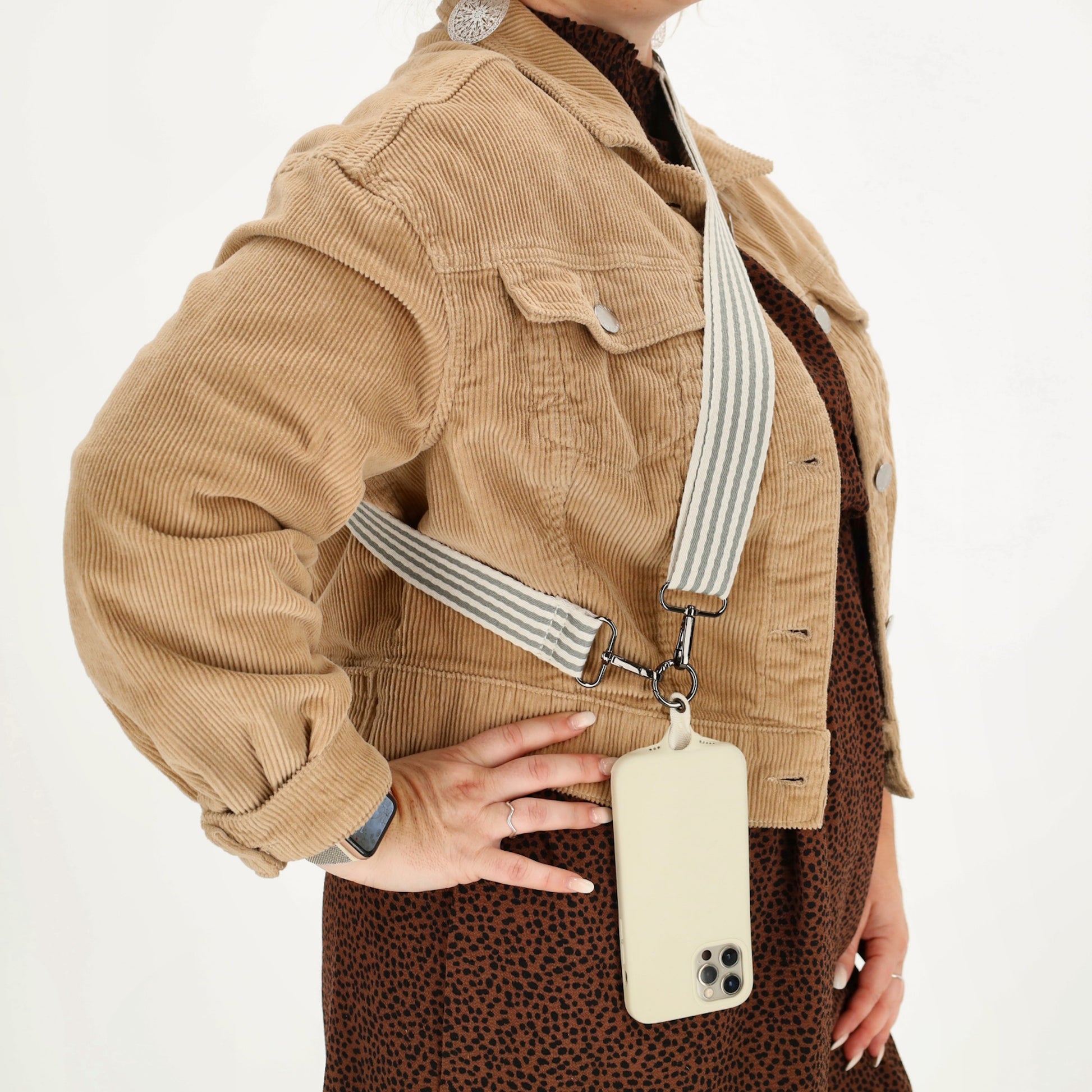 Taschenriemen|Wechselriemen 140cm in Grau|Weiß gestreift mit Karabiner - leder-accessoires.com