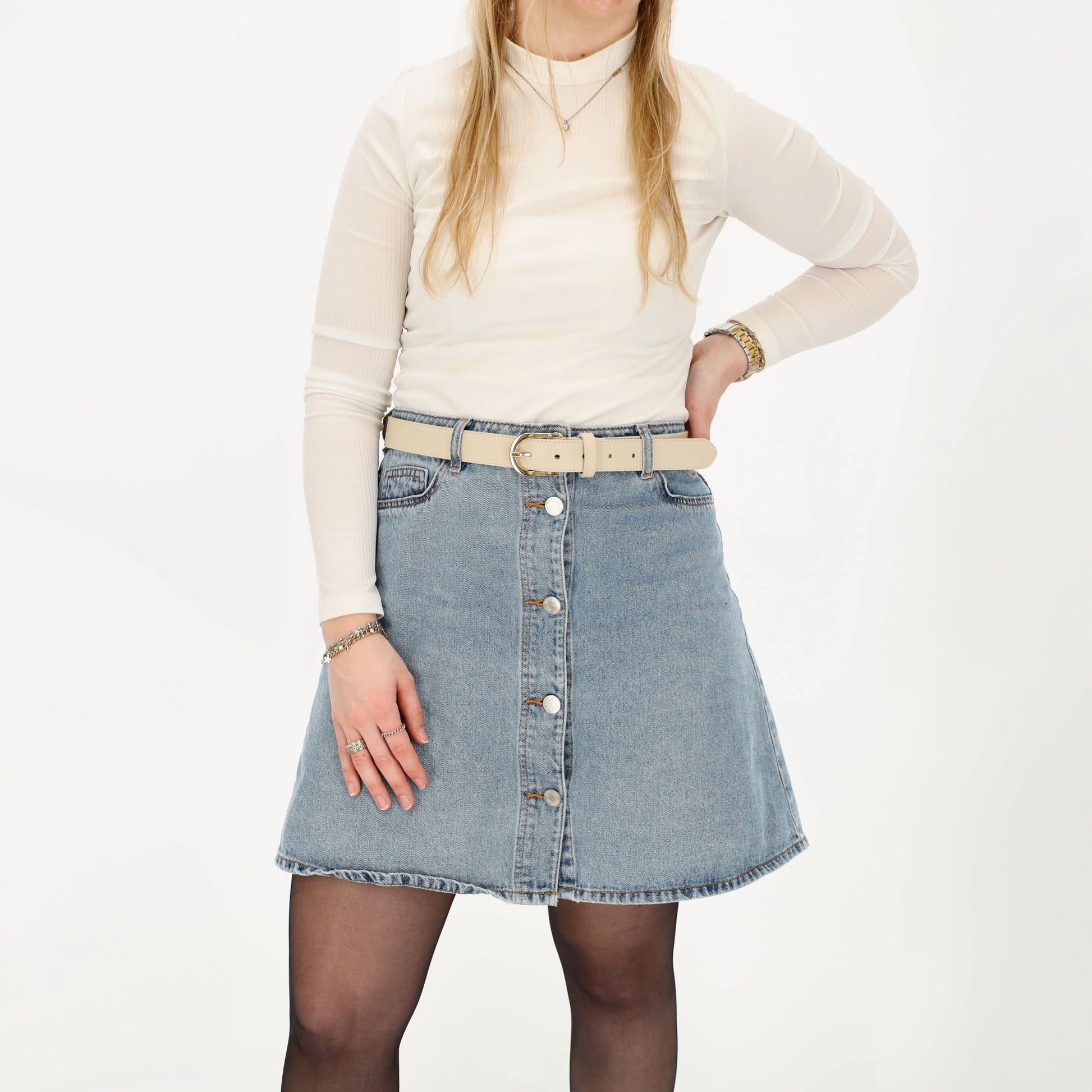 Beiger Ledergürtel 2cm mit goldener Schnalle, personalisierbar - leder-accessoires.com