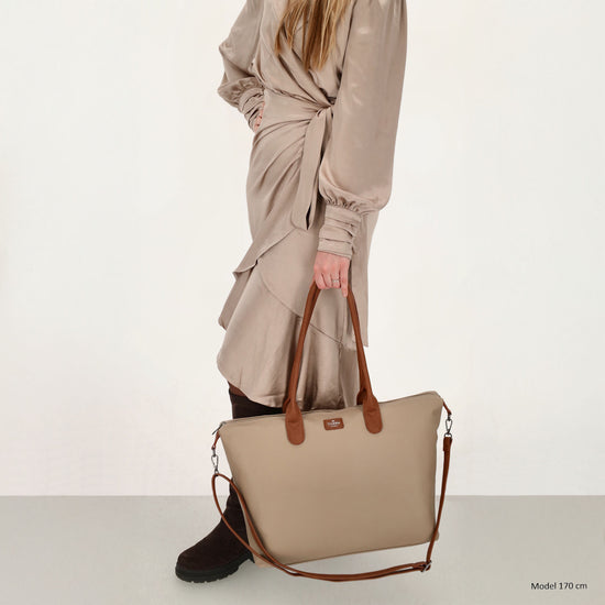 Brauner Shopper 51x33cm mit Laptopfach 15,6 Zoll - leder-accessoires.com