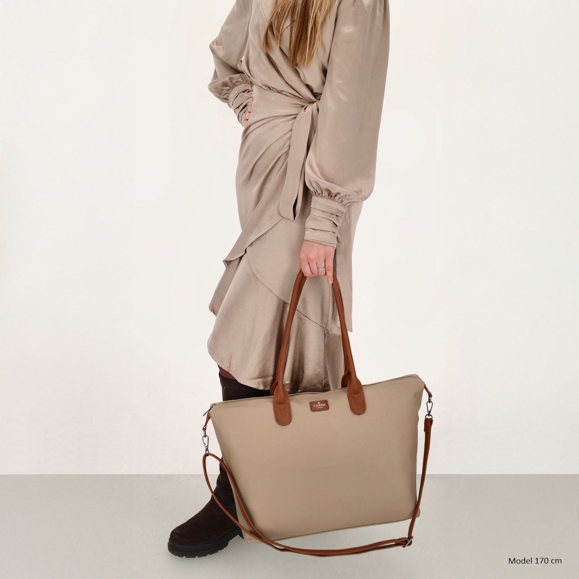 Brauner Shopper 51x33cm mit Laptopfach 15,6 Zoll - leder-accessoires.com