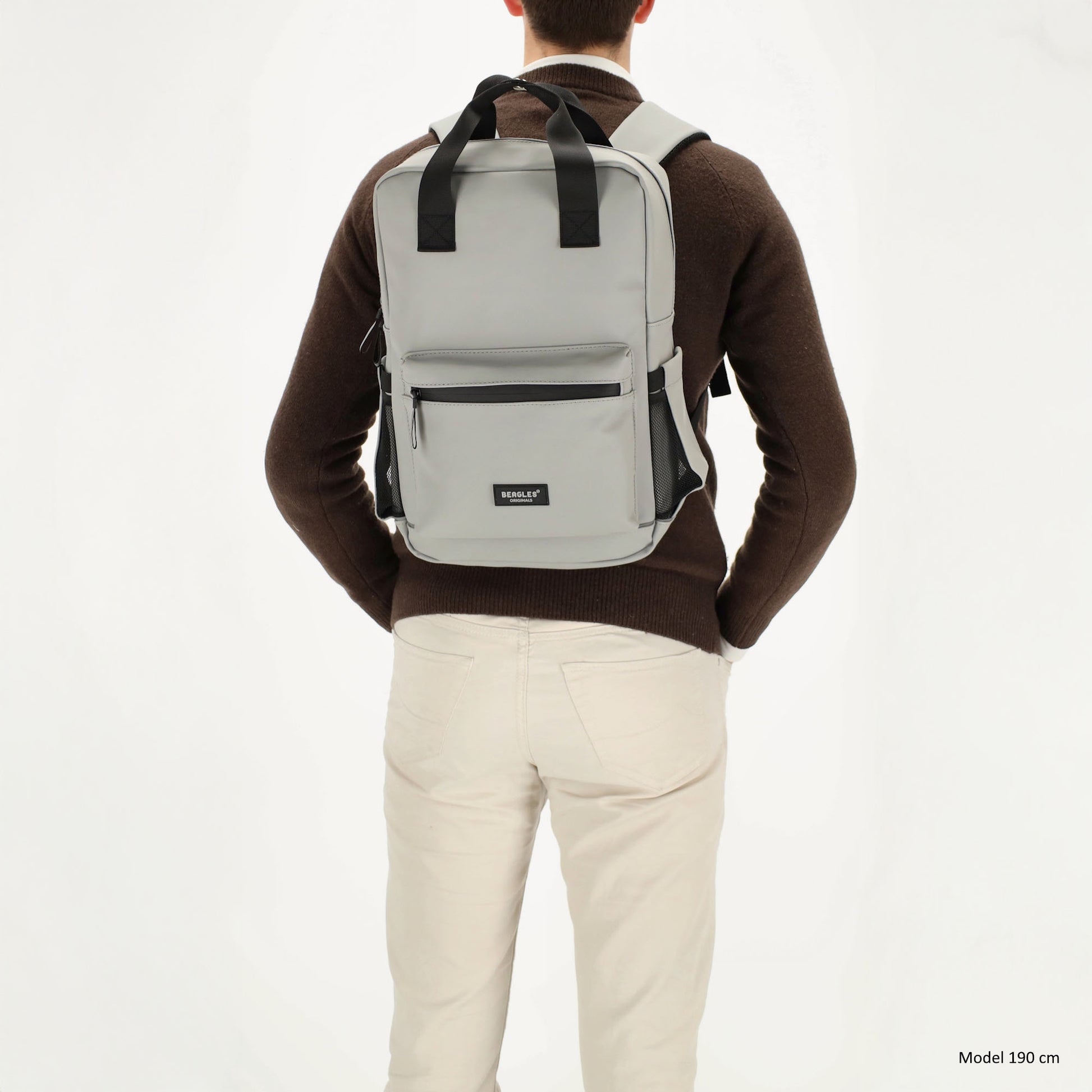 Schul-| Businessrucksack 40 x 37cm wasserabweisend in Hellgrau mit Reißverschluss - leder-accessoires.com