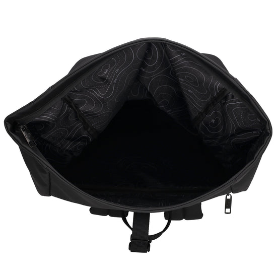 Rolltop-Rucksack 48x28cm in Schwarz mit Umschlag und Reißverschluss - leder-accessoires.com
