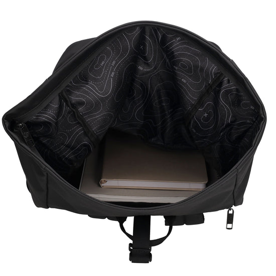 Rolltop-Rucksack 48x28cm in Schwarz mit Umschlag und Reißverschluss - leder-accessoires.com