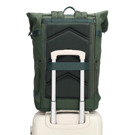 Rolltop-Rucksack 48x28cm in Dunkelgrün mit Umschlag und Reißverschluss - leder-accessoires.com