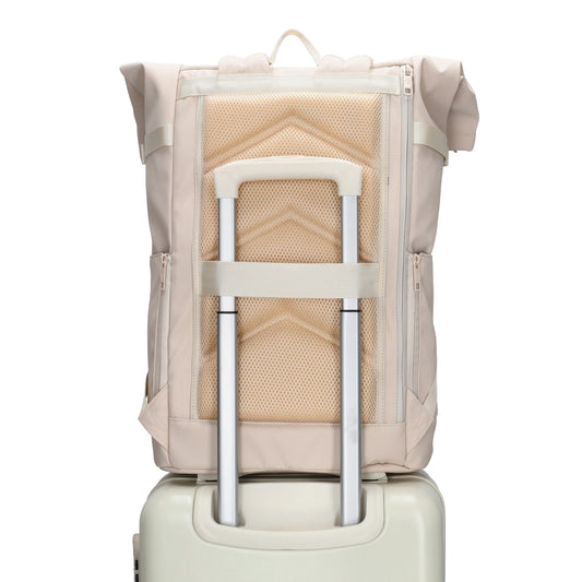 Rolltop-Rucksack 48x28cm in Creme mit Umschlag und Reißverschluss - leder-accessoires.com