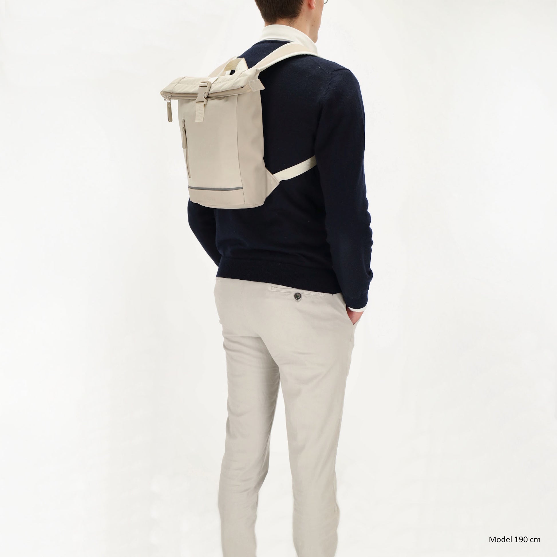 Rucksack 38x29cm in Beige | Creme mit Überschlag und Reißverschluss - leder-accessoires.com