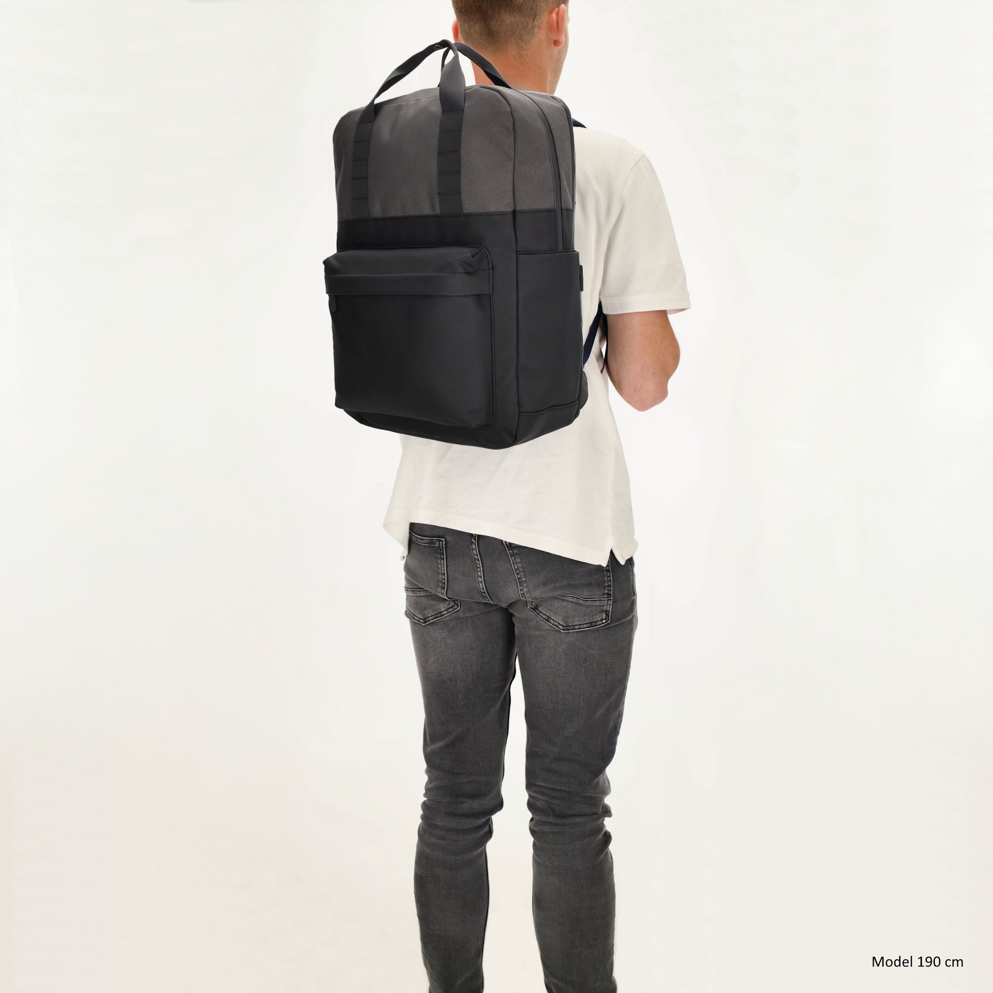 Rucksack 31 x 44 x 12cm in Schwarz aus Nylon|Polyester - leder-accessoires.com