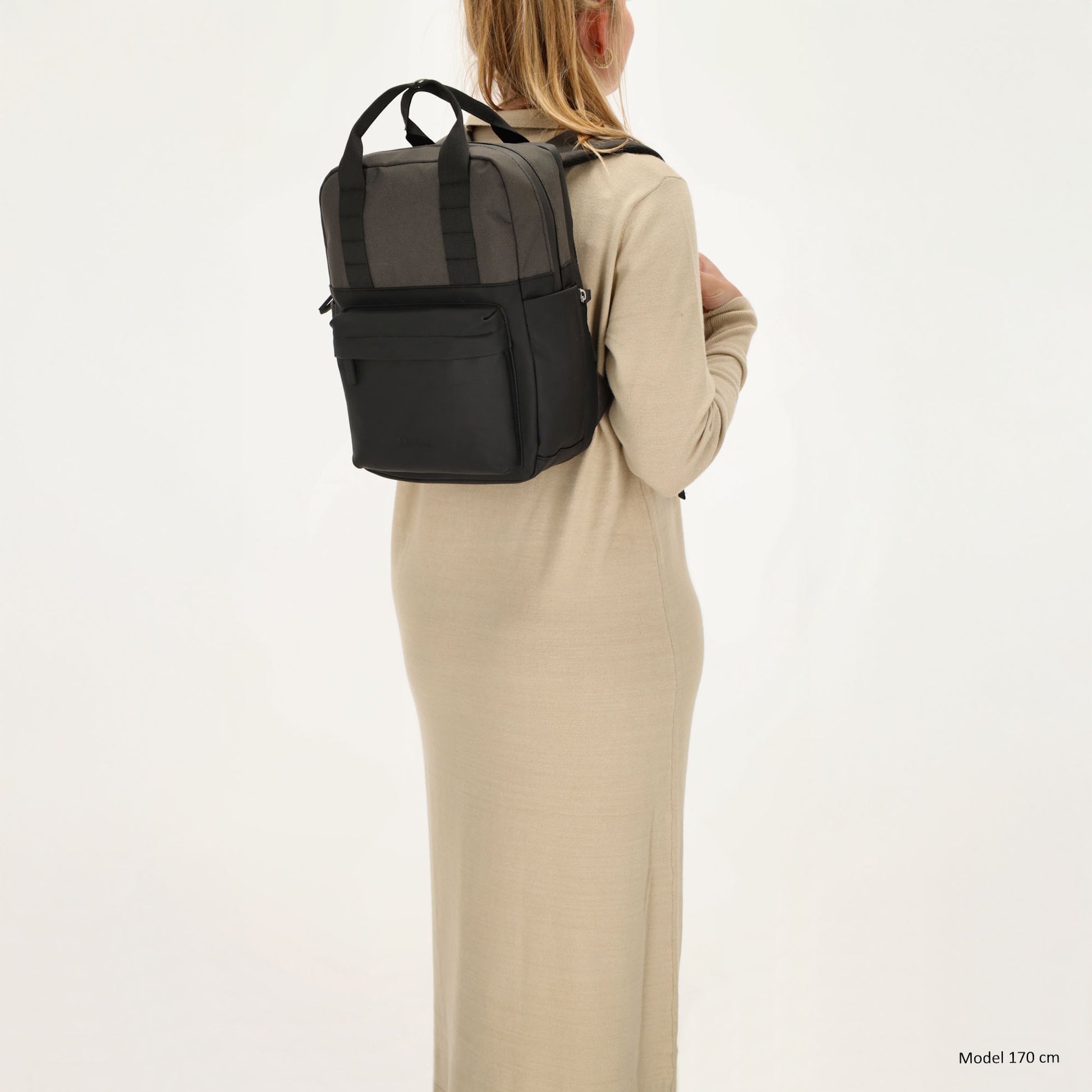 Rucksack 33 x 23,5 x 9cm in Schwarz aus Nylon|Polyester - leder-accessoires.com