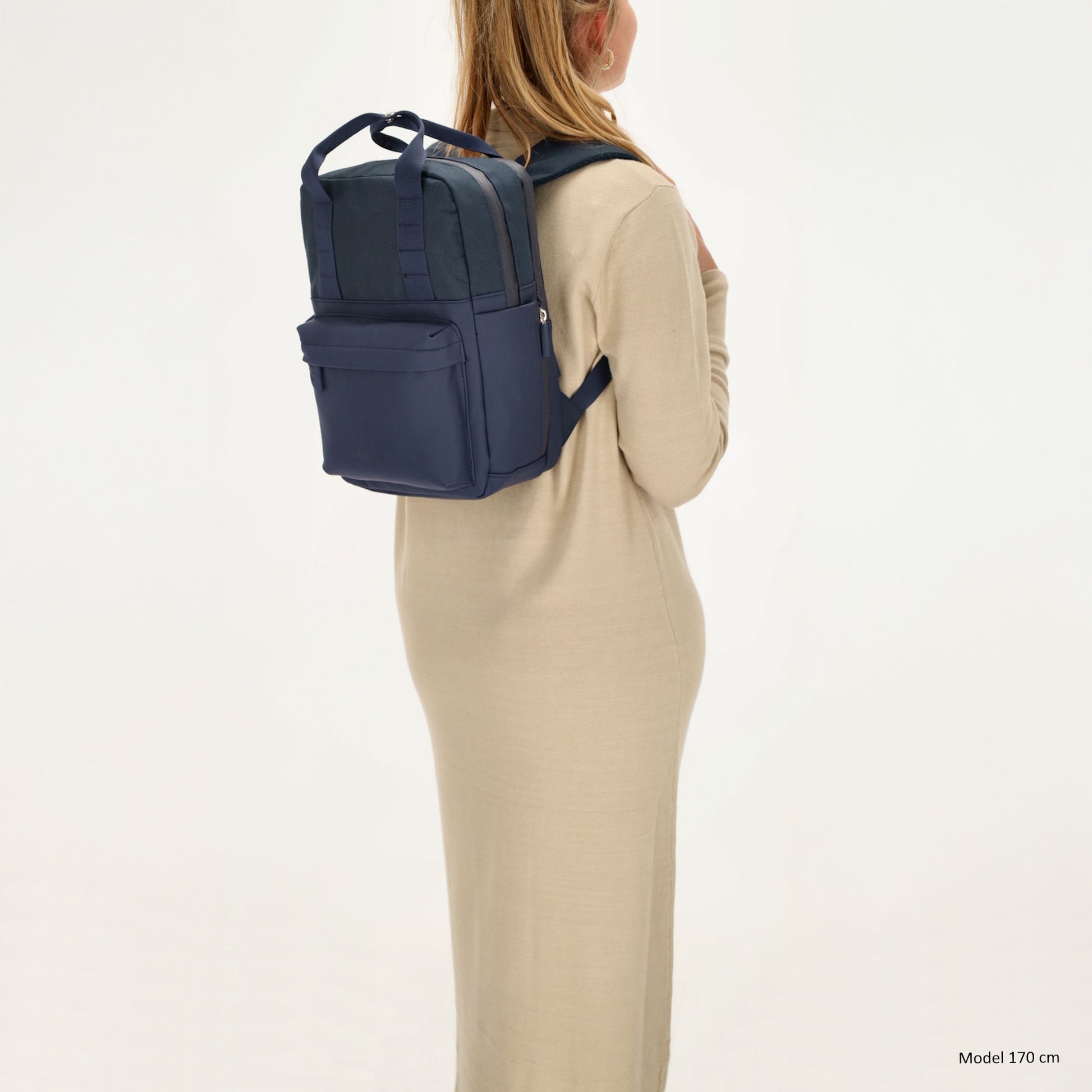 Rucksack 33 x 23,5 x 9cm in Blau|Marine aus Nylon|Polyester - leder-accessoires.com