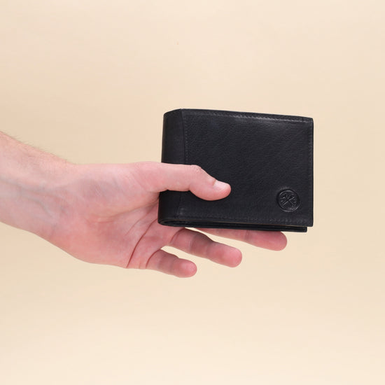 Geldbörse Querformat 9x12cm in Schwarz aus Leder - leder-accessoires.com