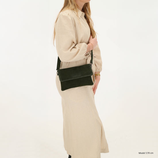 Umhängetasche 24,5x16cm Olivgrün aus Wildleder - leder-accessoires.com