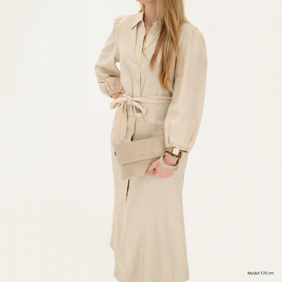 Umhängetasche 24,5x16cm Creme aus Wildleder - leder-accessoires.com