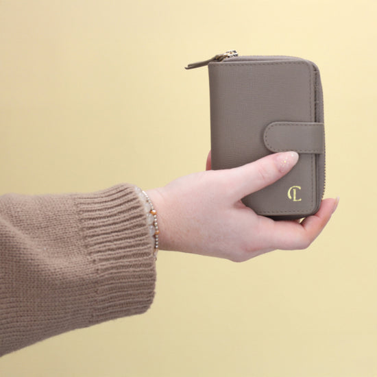 RFID Kartenetui 11x8cm Taupe kompakt mit Alu-Case - leder-accessoires.com