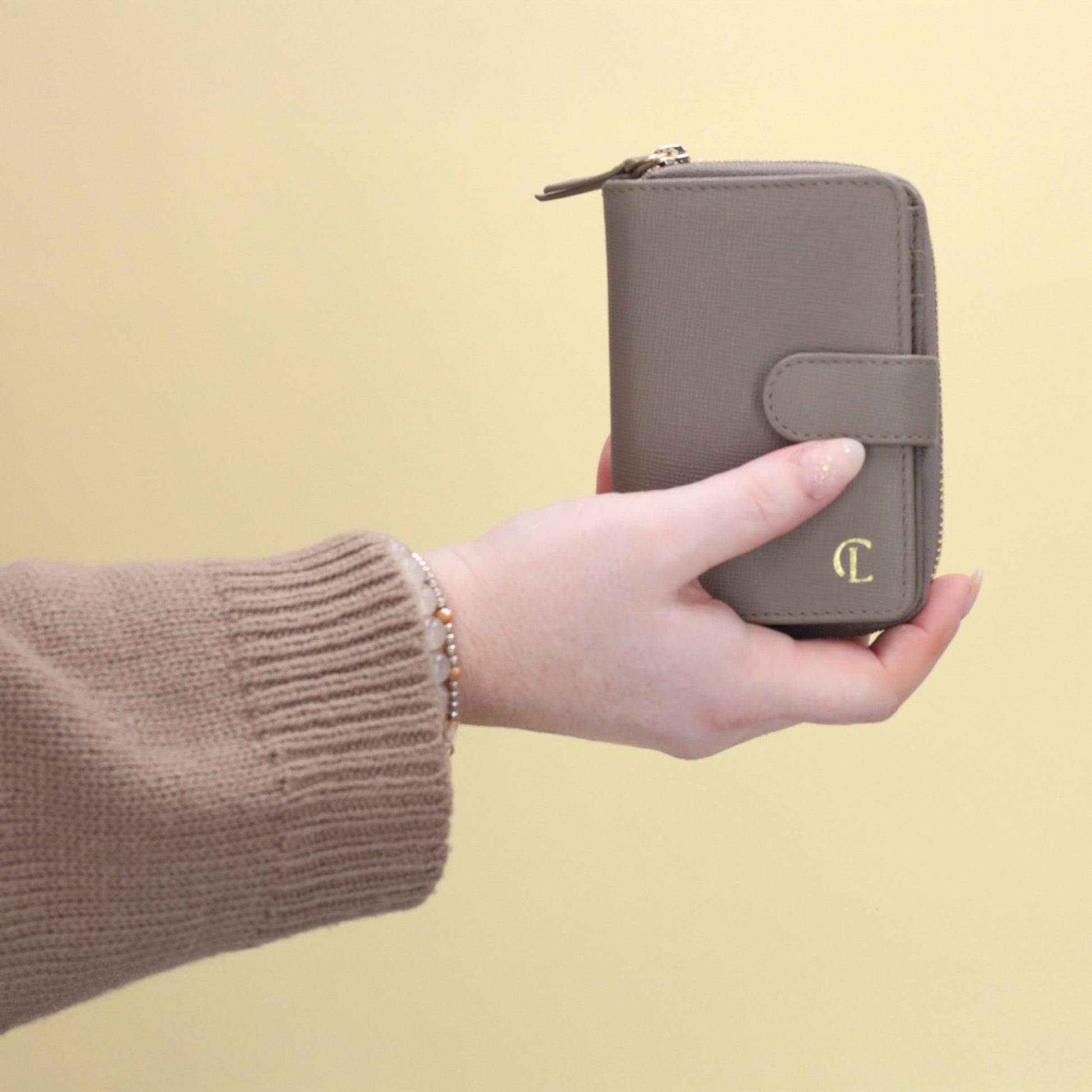 RFID Kartenetui 11x8cm Taupe kompakt mit Alu-Case - leder-accessoires.com