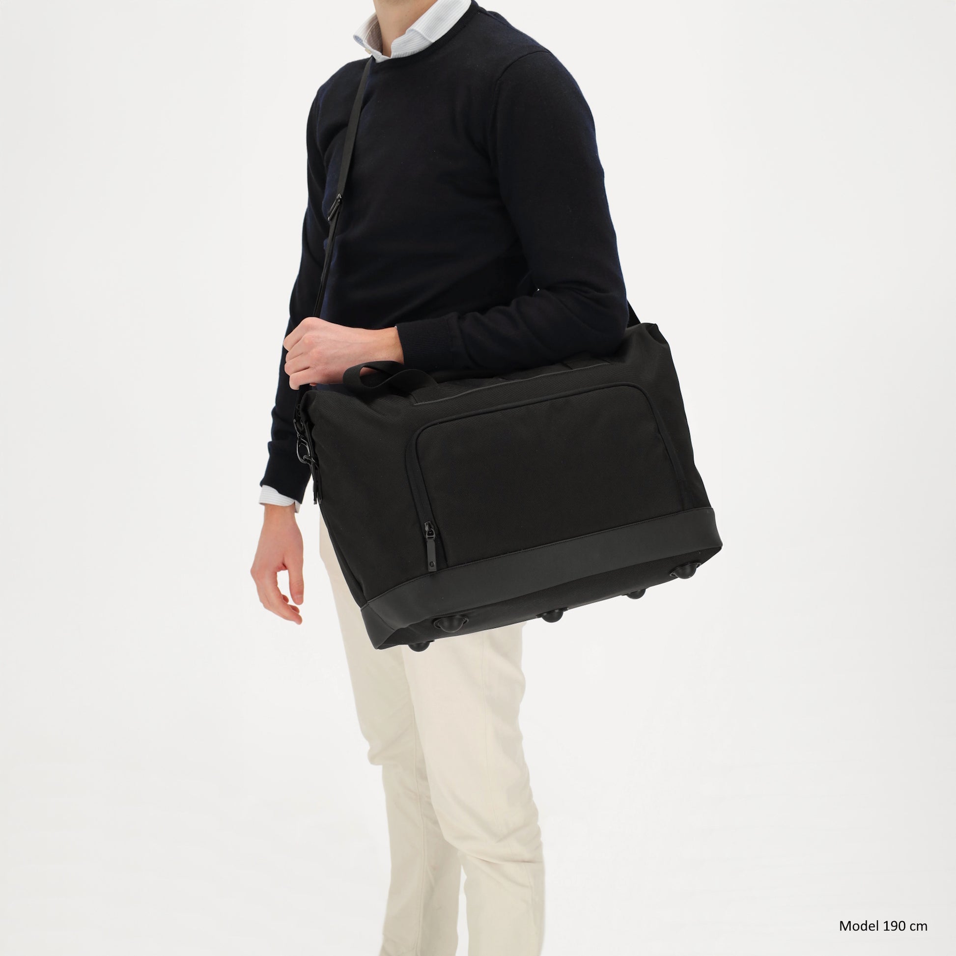 Reisetasche 40 x 32cm in Schwarz mit Reißverschluss - leder-accessoires.com