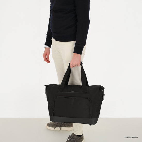 Reisetasche 40 x 32cm in Schwarz mit Reißverschluss - leder-accessoires.com