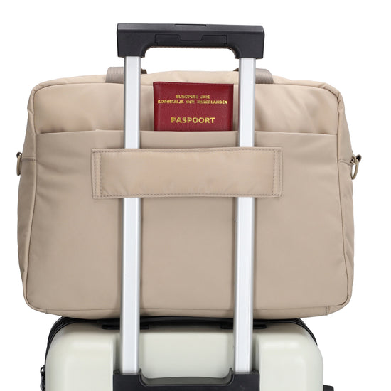 Reisetasche 41 x 28cm in Helltaupe mit Aufsteckfunktion - leder-accessoires.com