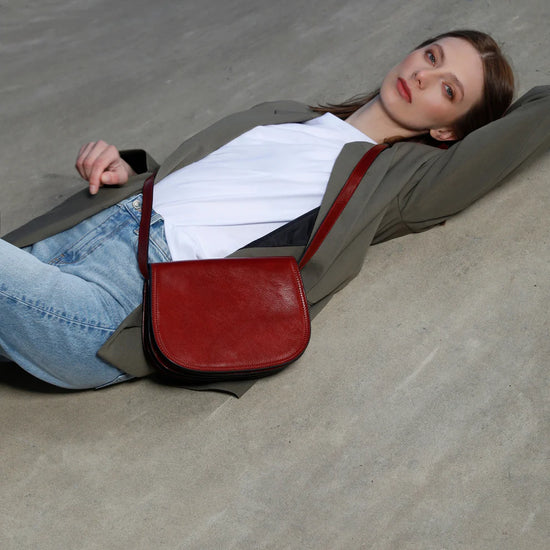 Satteltasche|Crossover 25 x 18cm in Rot aus Leder - leder-accessoires.com