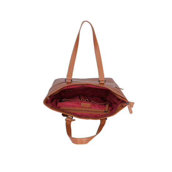 Cognacfarbener Ledershopper im Querformat mit Reißverschluss, Laptop- und iPad-Fach sowie abnehmbarem Schulterriemen