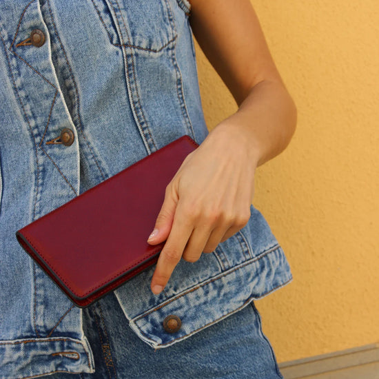 Lederbörse 20,5x10cm in Rot mit Kartenfächer aus Leder - leder-accessoires.com