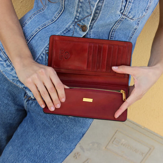 Lederbörse 20,5x10cm in Rot mit Kartenfächer aus Leder - leder-accessoires.com