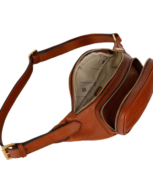 Gürteltasche|Bodybag aus Leder in Cognac mit Reißverschluss und Vortasche - leder-accessoires.com