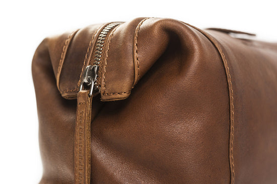 Kulturtasche | Mausefalle 28x14cm in Cognac aus Leder - leder-accessoires.com