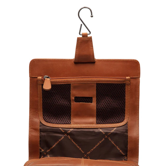 Kulturtasche 25x17x10cm in Cognac zum Hängen aus Leder - leder-accessoires.com