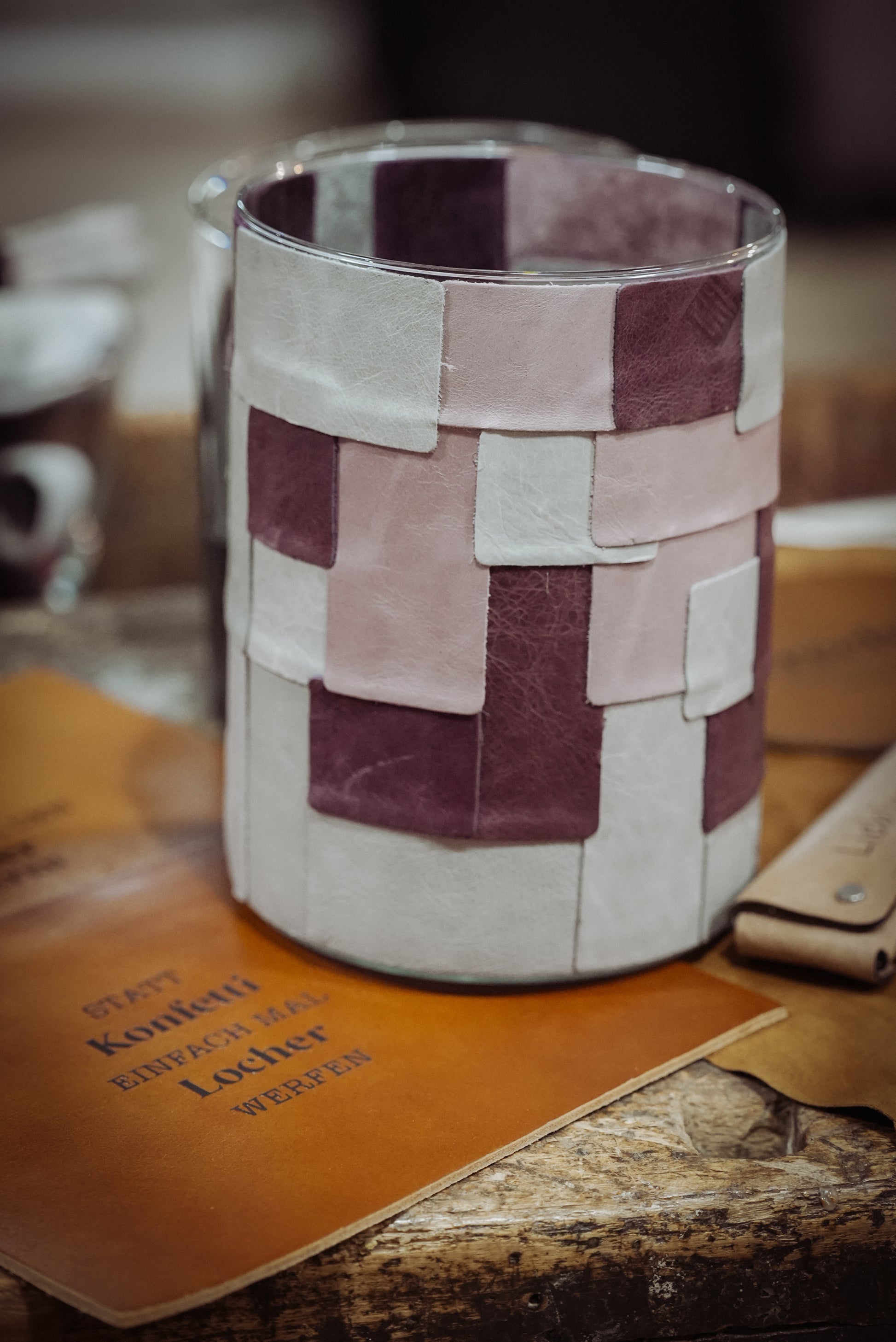 GLAS TRIFFT LEDER – Dein Design-Workshop │ 21. MÄRZ 2026 - leder-accessoires.com