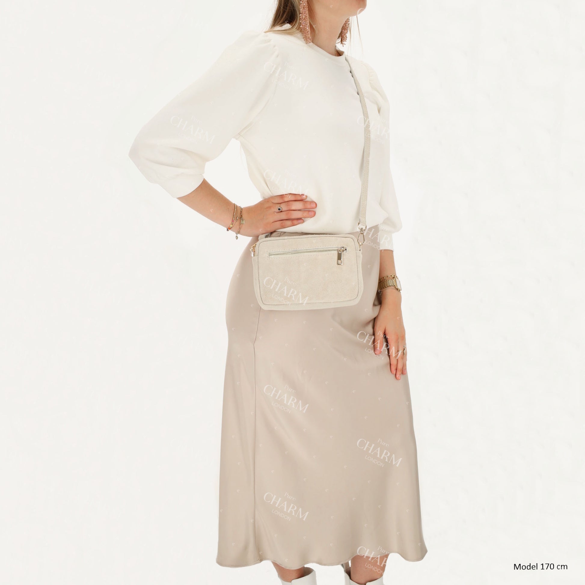 Umhängetasche 19,5x13cm in Sand mit Reißverschluss - leder-accessoires.com