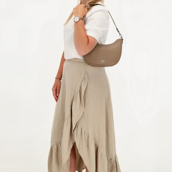 Schultertasche 25x20cm in Taupe mit Reißverschluss und Wechselriemen - leder-accessoires.com