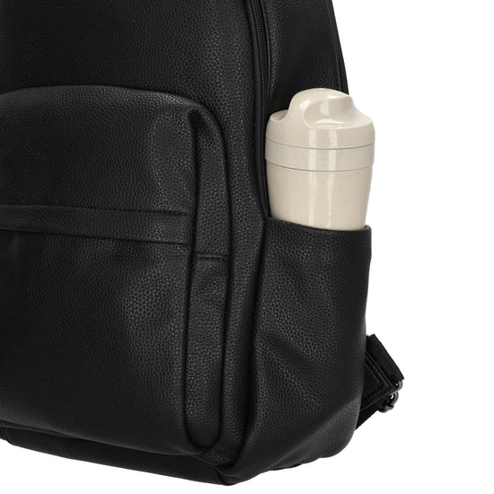 Rucksack 28x41cm in Schwarz mit Reißverschluss und Vortasche - leder-accessoires.com