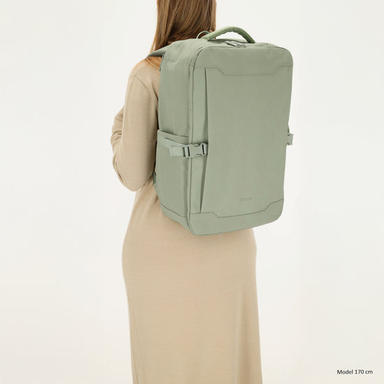 Rucksack 48x32x18cm in Mint mit Brustgurt und Aufsteckfunktion - leder-accessoires.com