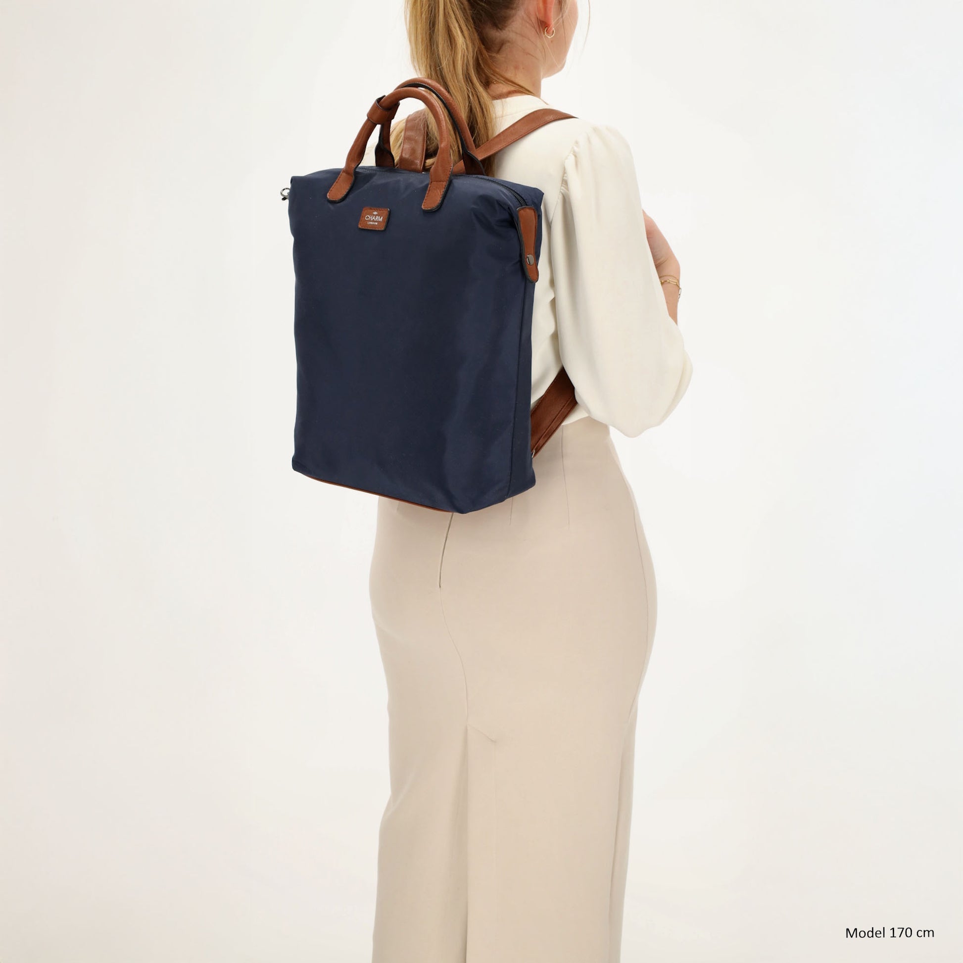 Rucksack 28 x 40cm in Blau aus Nylon|Polyester mit Reißverschluss - leder-accessoires.com