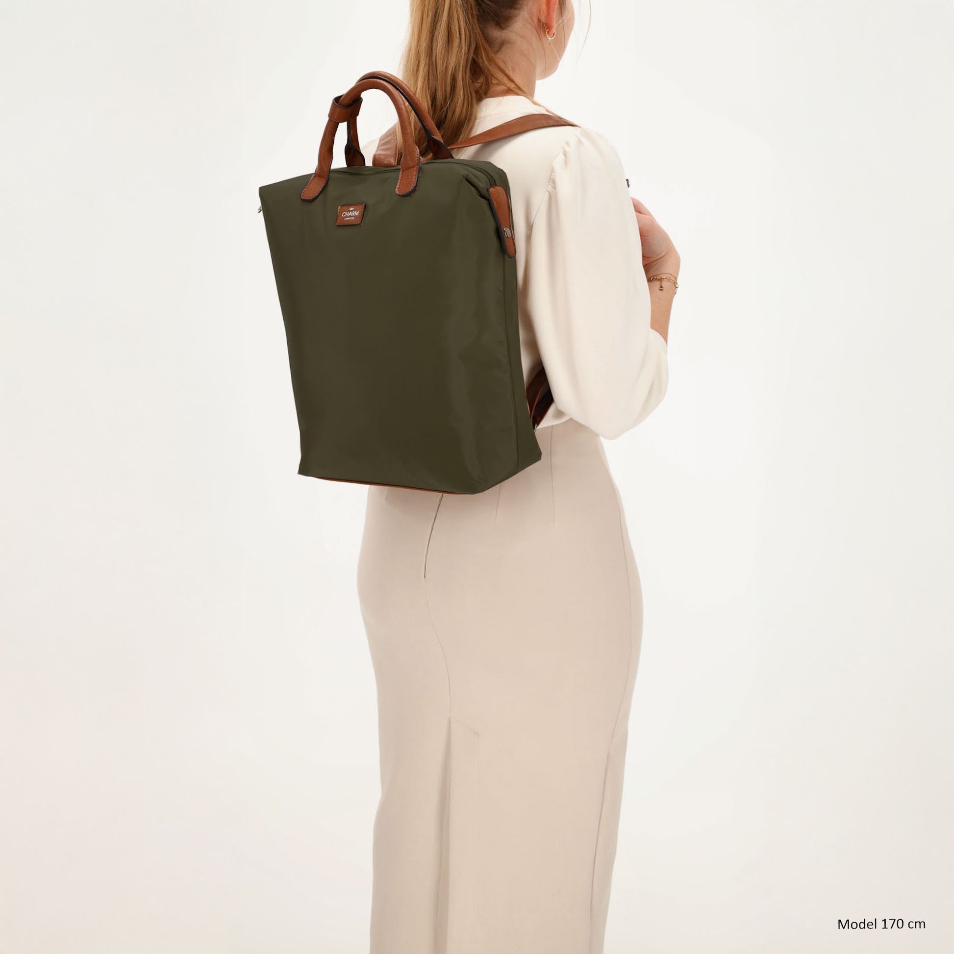 Rucksack 28 x 40cm in  Grün aus Nylon|Polyester mit Reißverschluss - leder-accessoires.com