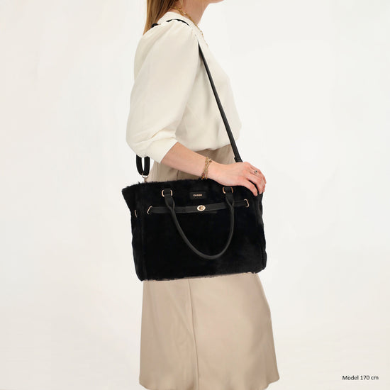 Shopper 30x40cm aus Kunstfell in Schwarz - leder-accessoires.com