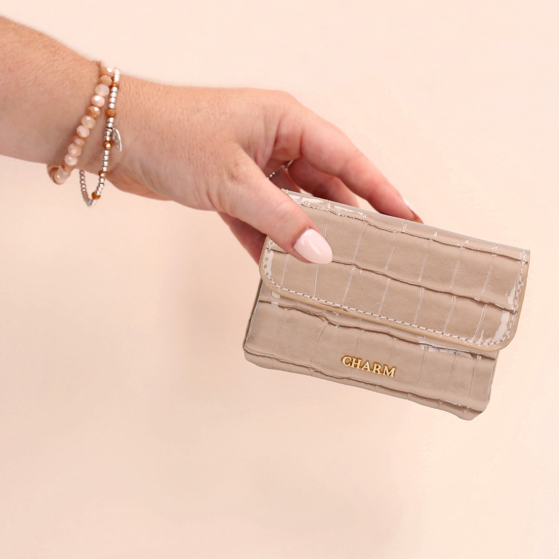 Altrose Lackleder Geldbörse 11x8cm mit Krokoprägung – stilvoll & kompakt - leder-accessoires.com