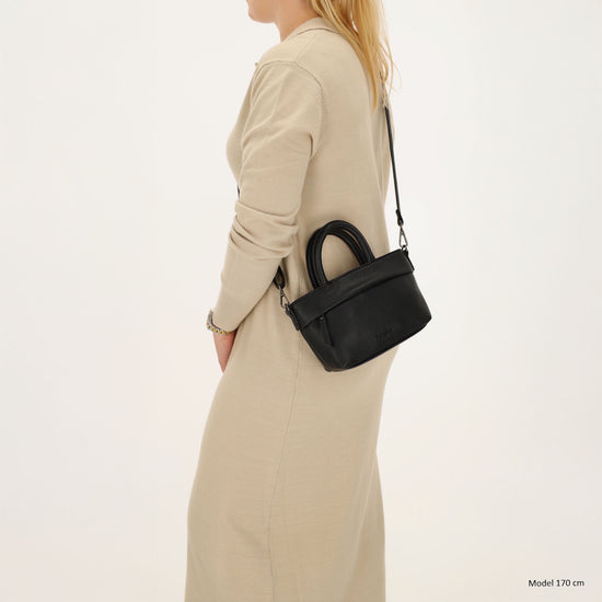 Handtasche 18x13cm in Schwarz aus Kunstleder - leder-accessoires.com