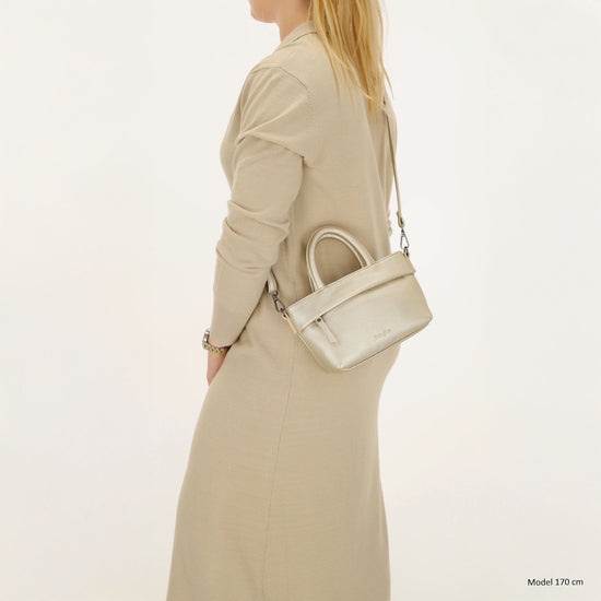 Handtasche 18x13cm in Hellgold aus Kunstleder - leder-accessoires.com