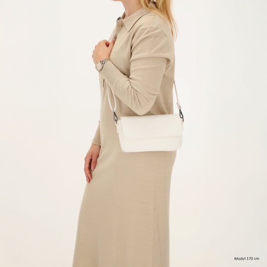 Schultertasche 25x12cm in Weiss aus Kunstleder - leder-accessoires.com