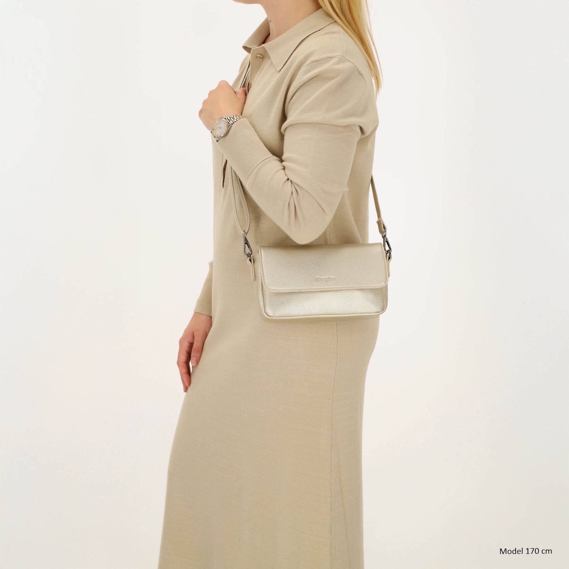 Schultertasche 25x12cm in Hellgold aus Kunstleder - leder-accessoires.com