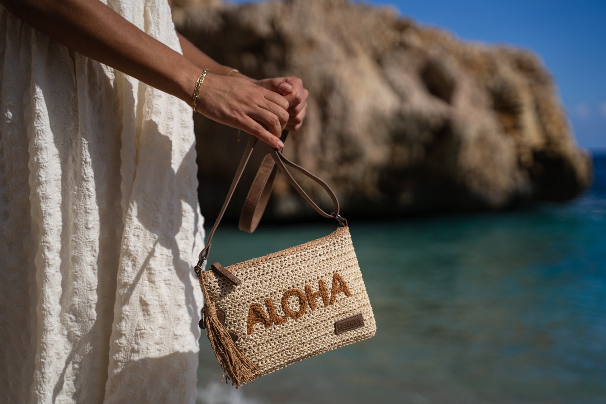 Aloha Umhängetasche 24x17cm Basttasche Natur aus Raphia - leder-accessoires.com