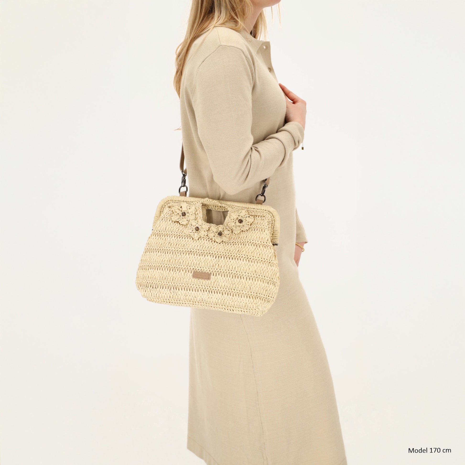Umhängetasche in Natur 28x29cm Stroh- Optik - leder-accessoires.com