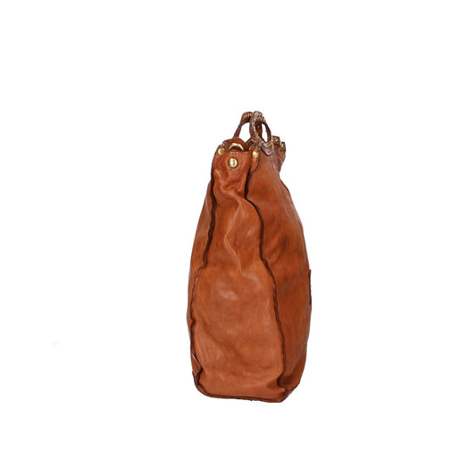 Shopper Hochformat mit Nieten aus Leder in Cognac