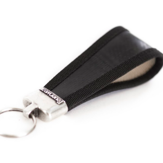 Schlüsselanhänger Sasha in Schwarz - leder-accessoires.com