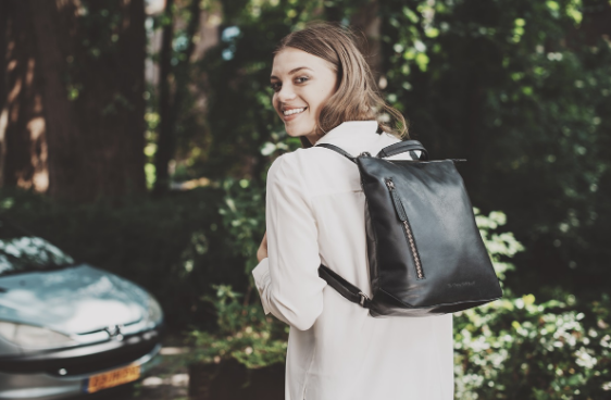 Rucksack|Crossover aus Leder in Schwarz - leder-accessoires.com