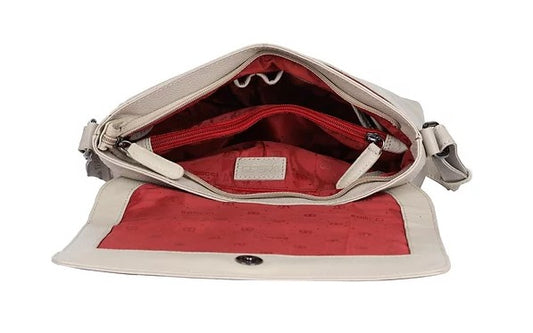 Umhängetasche Querformat aus Leder in Beige mit Überschlag