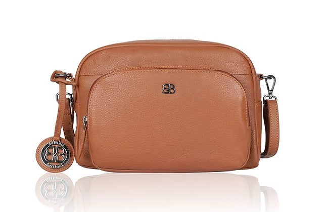 Umhängetasche aus Leder in Cognac mit Reißverschluss und Vortasche