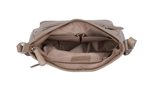 Umhängetasche aus Leder in Taupe mit Reißverschluss und Vortaschen